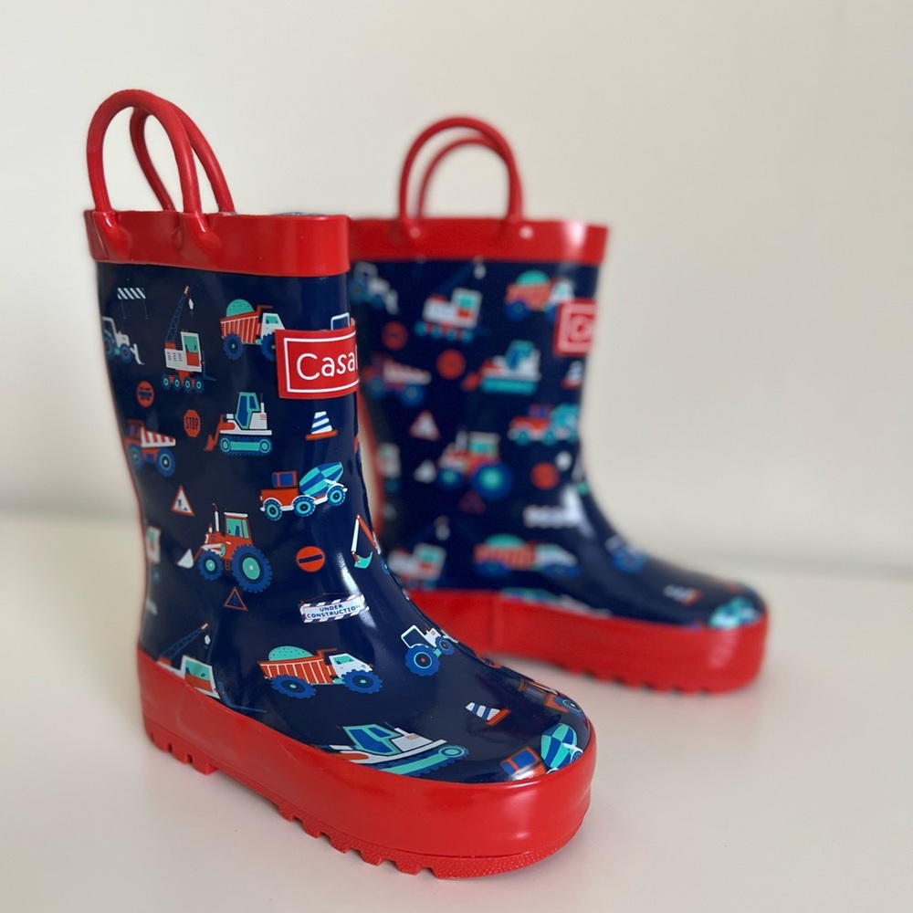 Toddler rain boots. Size 7. New